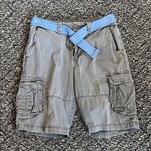 Urban Pipeline Gray Cargo Shorts with Blue Belt